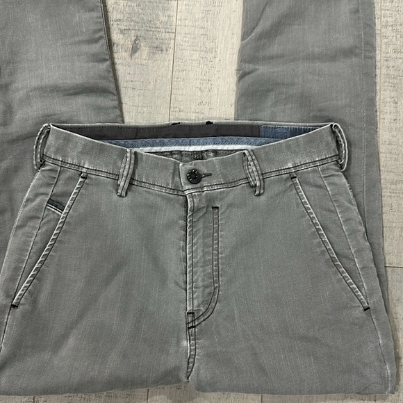 ⭐️ Men’s Diesel slim chino Denim * US 26 * Grey - Picture 5 of 8